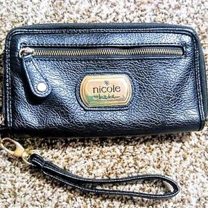 Nicole Wallet